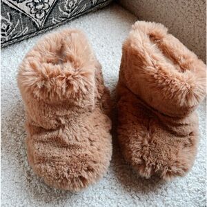 Super soft faux fur toddler slippers size 7/8